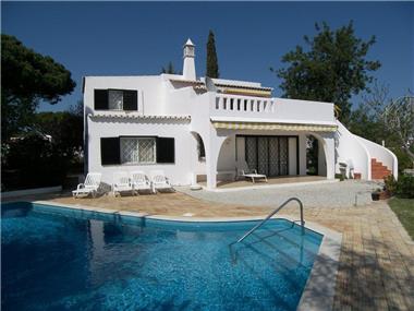 Villa for sale in Vale do Lobo (Faro)