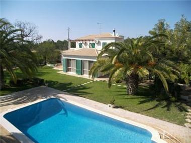 Villa for sale in Almancil (Faro)