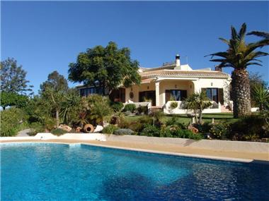 Villa for sale in Ferragudo (Faro)
