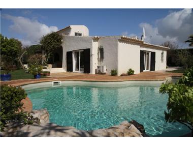 Villa for sale in Porto de Mos (Faro)