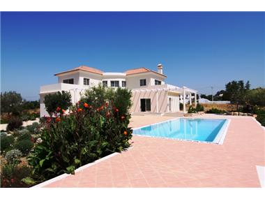 Villa for sale in Tavira (Faro)