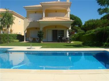 Villa for sale in Vilamoura (Faro)