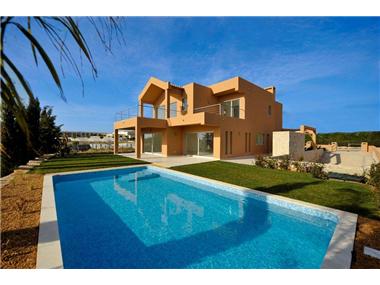 Villa for sale in Vilamoura (Faro)