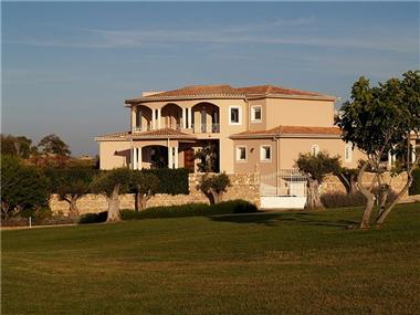 Villa / Townhouse for sale in Boavista Golf (Faro)