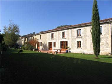 Old House for sale in Tourtenay (Poitou-Charentes)