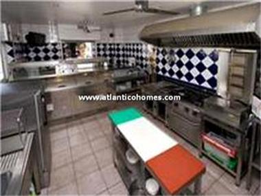 Commercial for sale in Puerto del Carmen (Canary Islands)