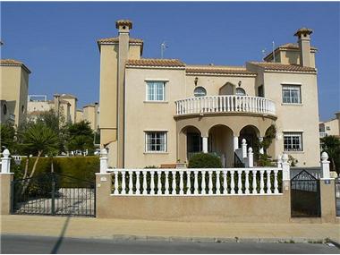 Townhouse for sale in Torrevieja (Valencia)