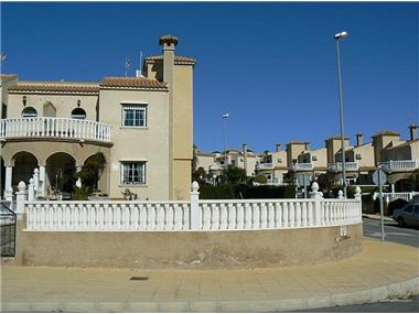 Townhouse for sale in Torrevieja (Valencia)