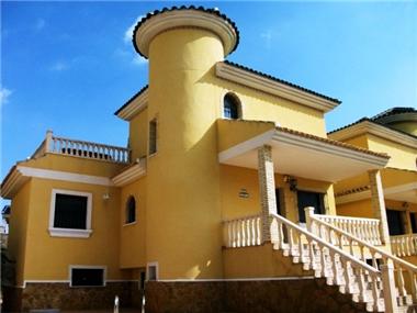 Villa / Detached for sale in Torrevieja (Valencia)