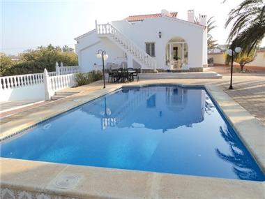 Villa / Detached for sale in Torrevieja (Valencia)