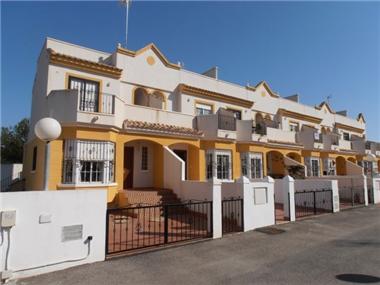 Townhouse for sale in Los Balcones (Valencia)
