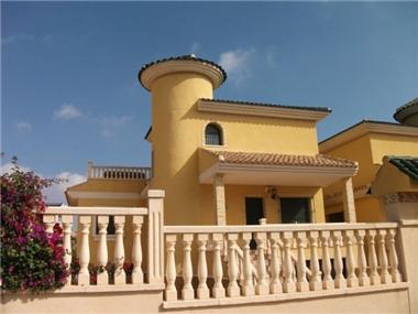 Villa / Detached for sale in Torrevieja (Valencia)