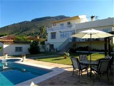 Villa for sale in Alhaurin de la Torre (Andalucia)
