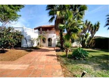 Villa for sale in Estepona (Andalucia)