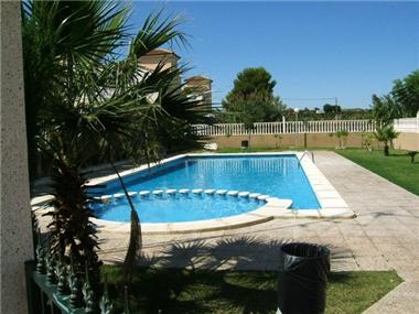 Villa for sale in Algorfa (Valencia)