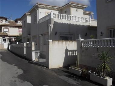Detached Villa for sale in Cabo Roig (Valencia)