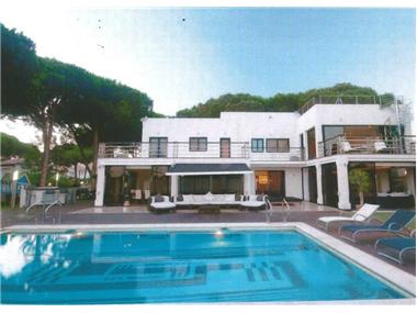 Villa for sale in Artola (Andalucia)