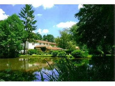 G�te for sale in Moncoutant (Poitou-Charentes)