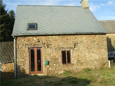Cottage for sale in Fougerolles-du-Plessis (Region Pays de la Loire)