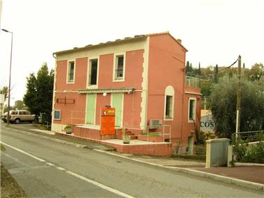 House for sale in Chateauneuf-Grasse (Provence-Alpes-Cote d'Azur)