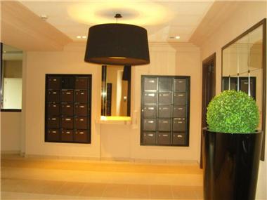 Apartment       for sale in Juan-les-Pins (Provence-Alpes-Cote d'Azur)