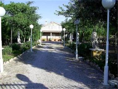 Villa for sale in Hondon de las Nieves (Valencia)