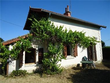 House for sale in Champagne-Mouton (Poitou-Charentes)