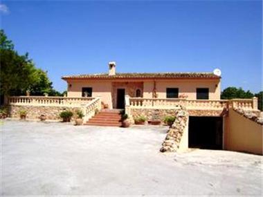 Finca for sale in Lloret de Vistalegre (Balearic Islands)
