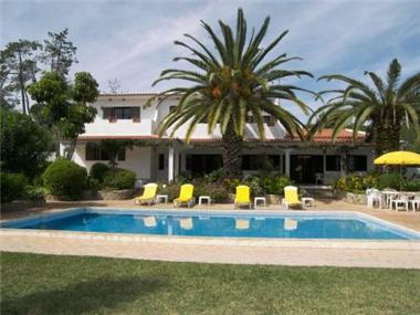 Villa for sale in Almancil (Faro)