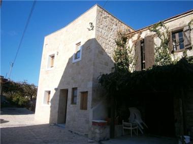 Semi Village House for sale in Kathikas (Paphos)