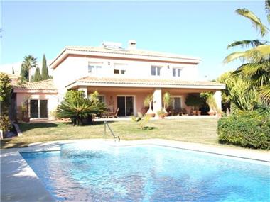 Villa for sale in Elviria (Andalucia)
