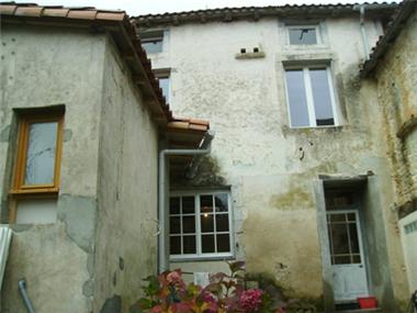 House for sale in Ruffec (Poitou-Charentes)