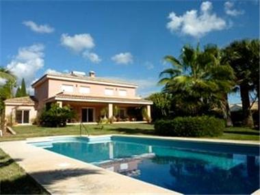 Villa for sale in Elviria (Andalucia)