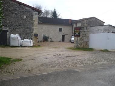 House for sale in Condac (Poitou-Charentes)