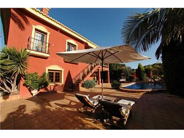 Villa / Detached for sale in Campoamor (Valencia)