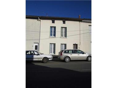 House for sale in Ruffec (Poitou-Charentes)