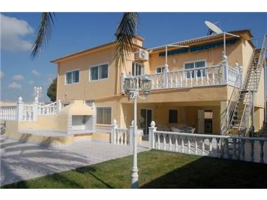 Villa / Detached for sale in Dehesa de Campoamor (Valencia)