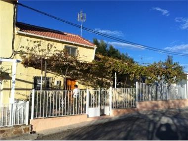 Village House for sale in Frailes (Andalucia)