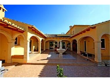 Villa for sale in Gata de Gorgos (Valencia)