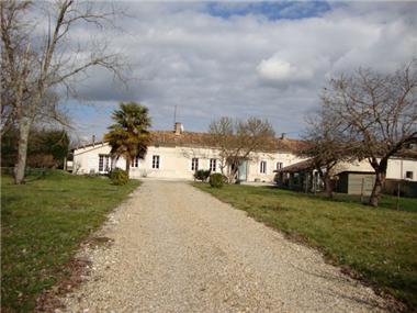 Equestrian for sale in Chevanceaux (Poitou-Charentes)
