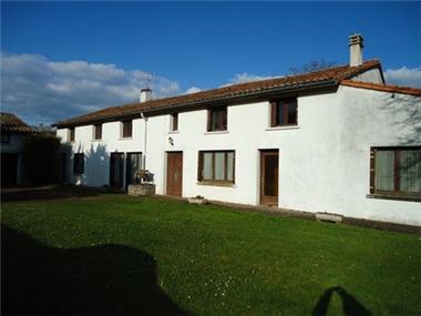 House for sale in Ruffec (Poitou-Charentes)
