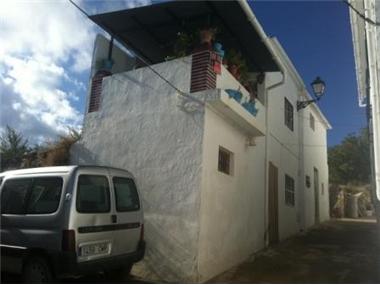 Village House for sale in Fuente-Tojar (Andalucia)