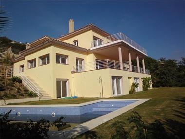 Villa for sale in El Paraiso (Andalucia)