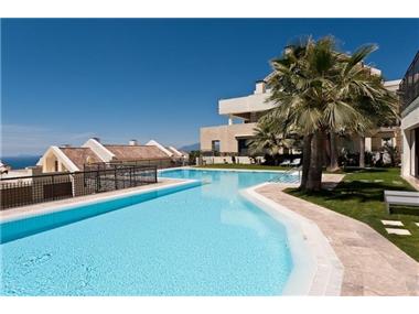 Apartment for sale in Los Monteros (Andalucia)