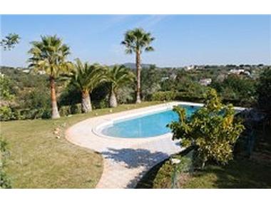 Villa / Townhouse for sale in Moncarapacho (Faro)
