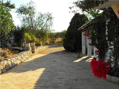 Villa / Townhouse for sale in Odiaxere (Faro)