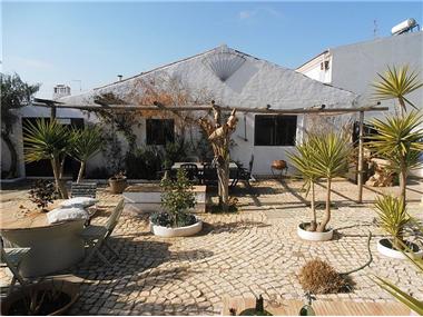 Villa / Townhouse for sale in Barao de Sao Miguel (Faro)