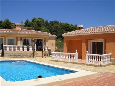 Villa for sale in Alcalali (Valencia)