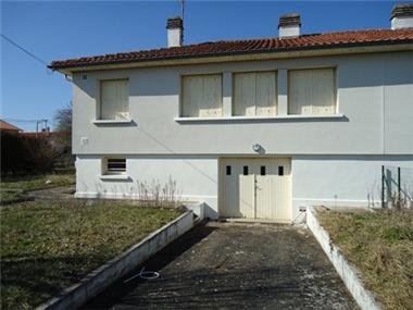 House for sale in Ruffec (Poitou-Charentes)
