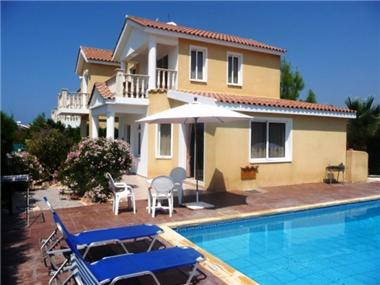 Villas for sale in Coral Bay (Paphos)